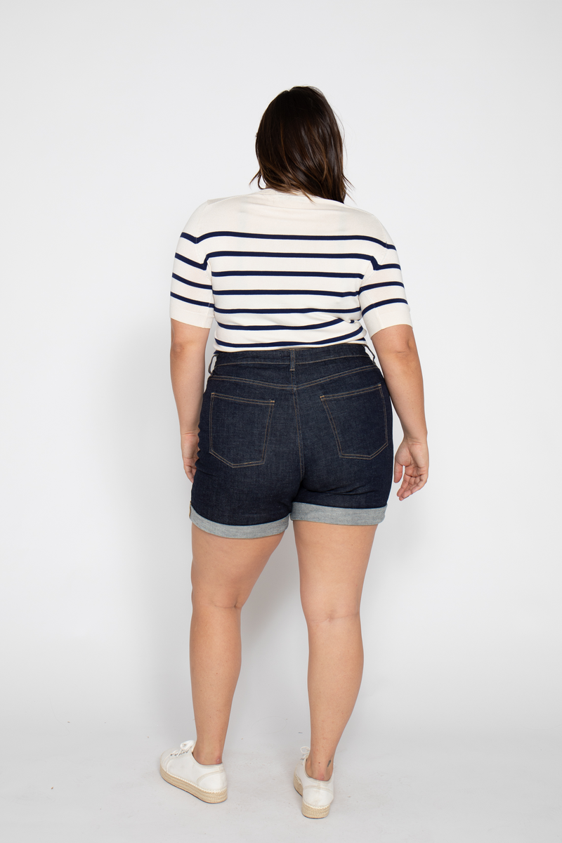 Jessica C is Size 34 and 5’8”