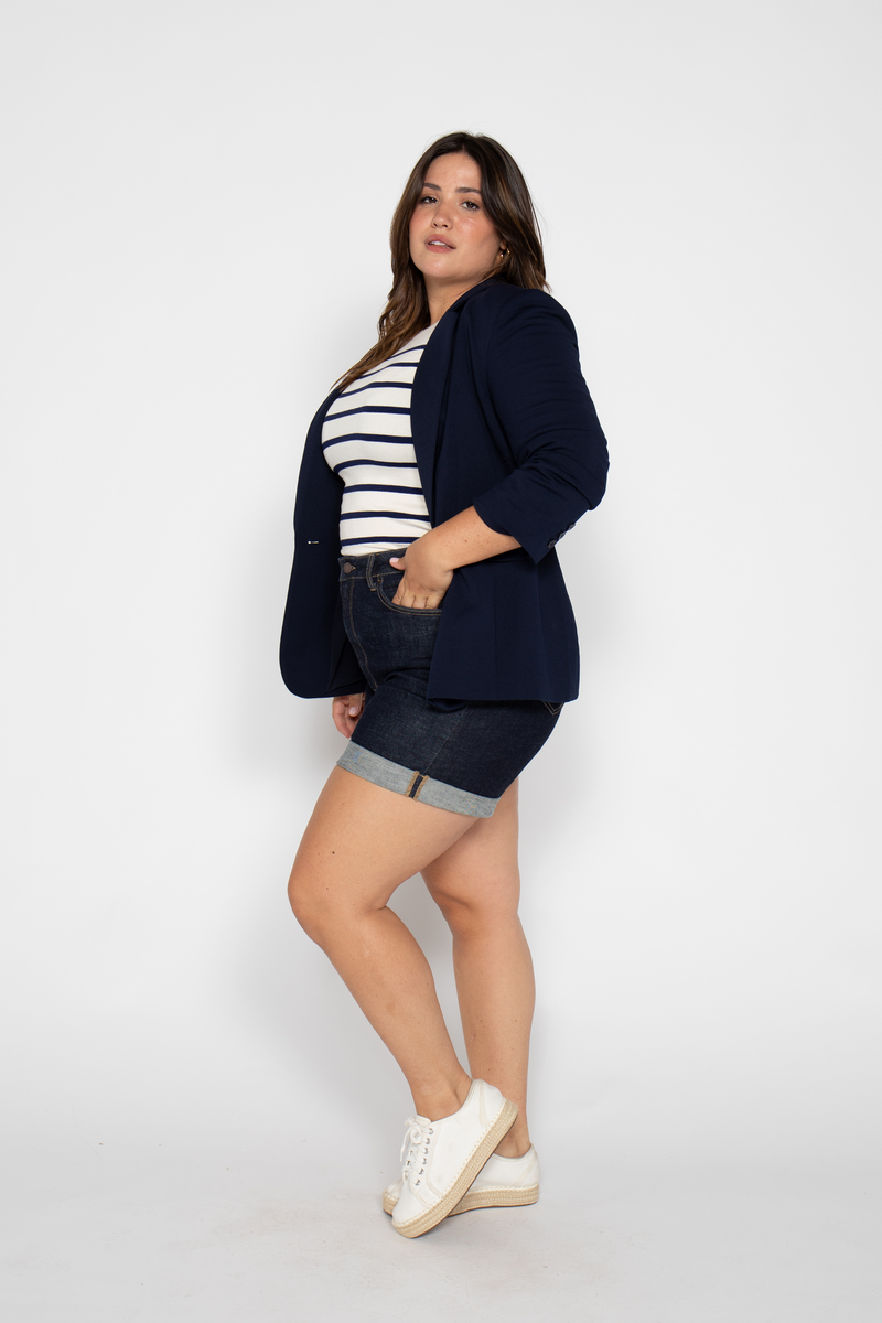 Jessica C is Size 34 and 5’8”