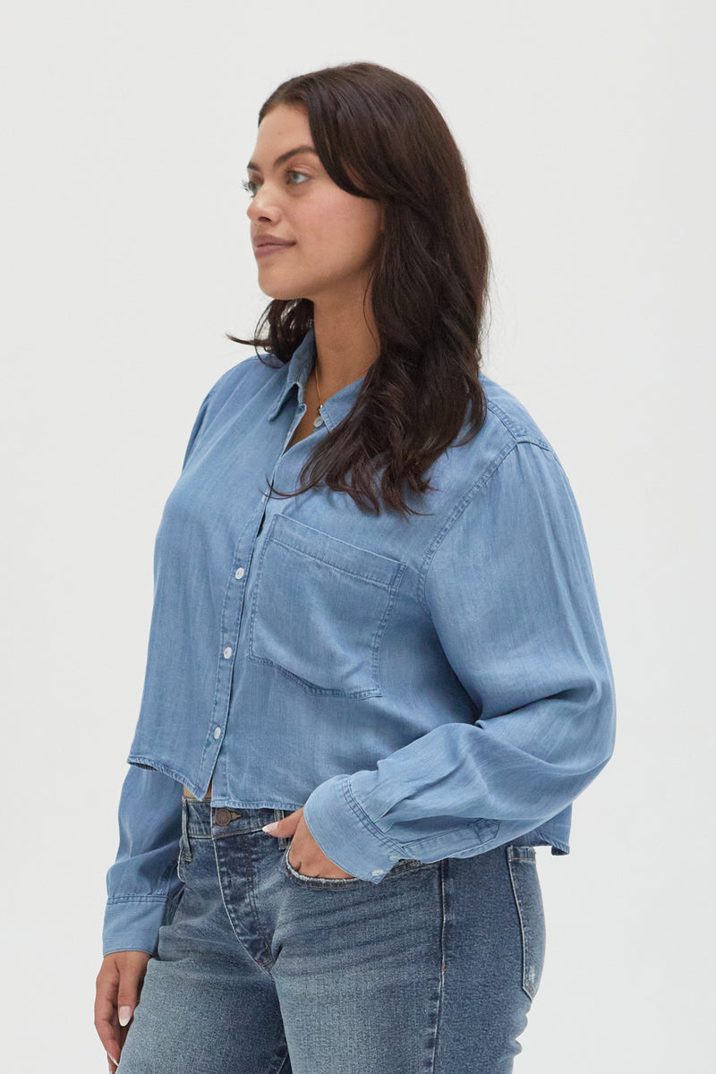 Phoenix is Size 32 and 5&