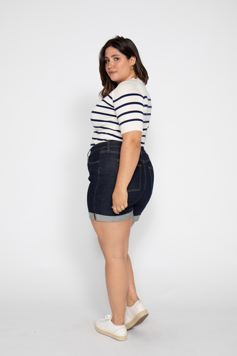 Jessica C is Size 34 and 5’8”