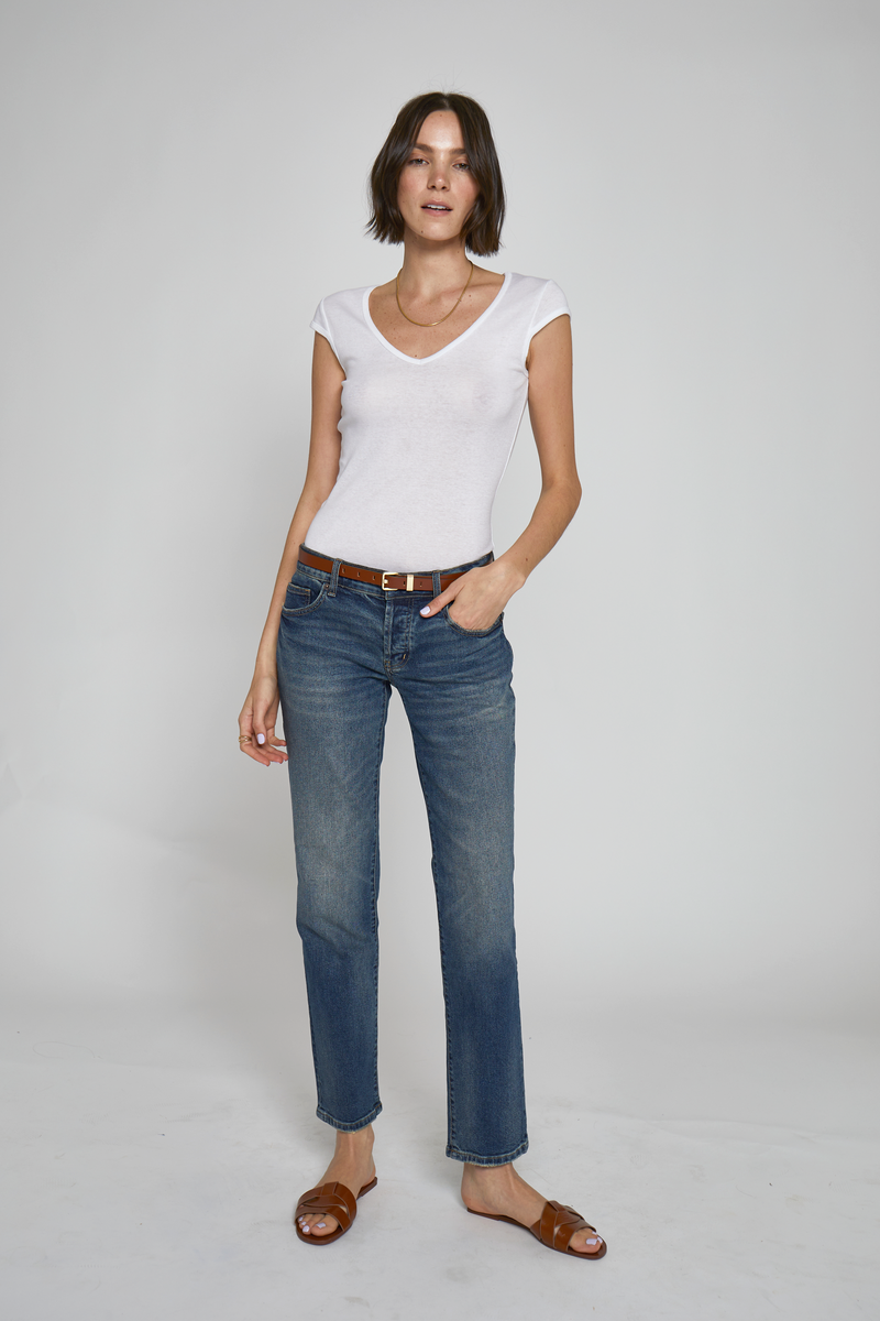 Model wearing women&