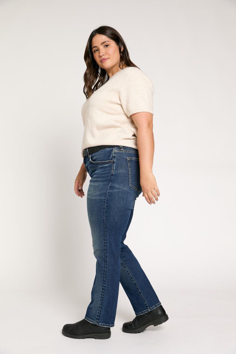 Jessica C is Size 32 and 5’8”