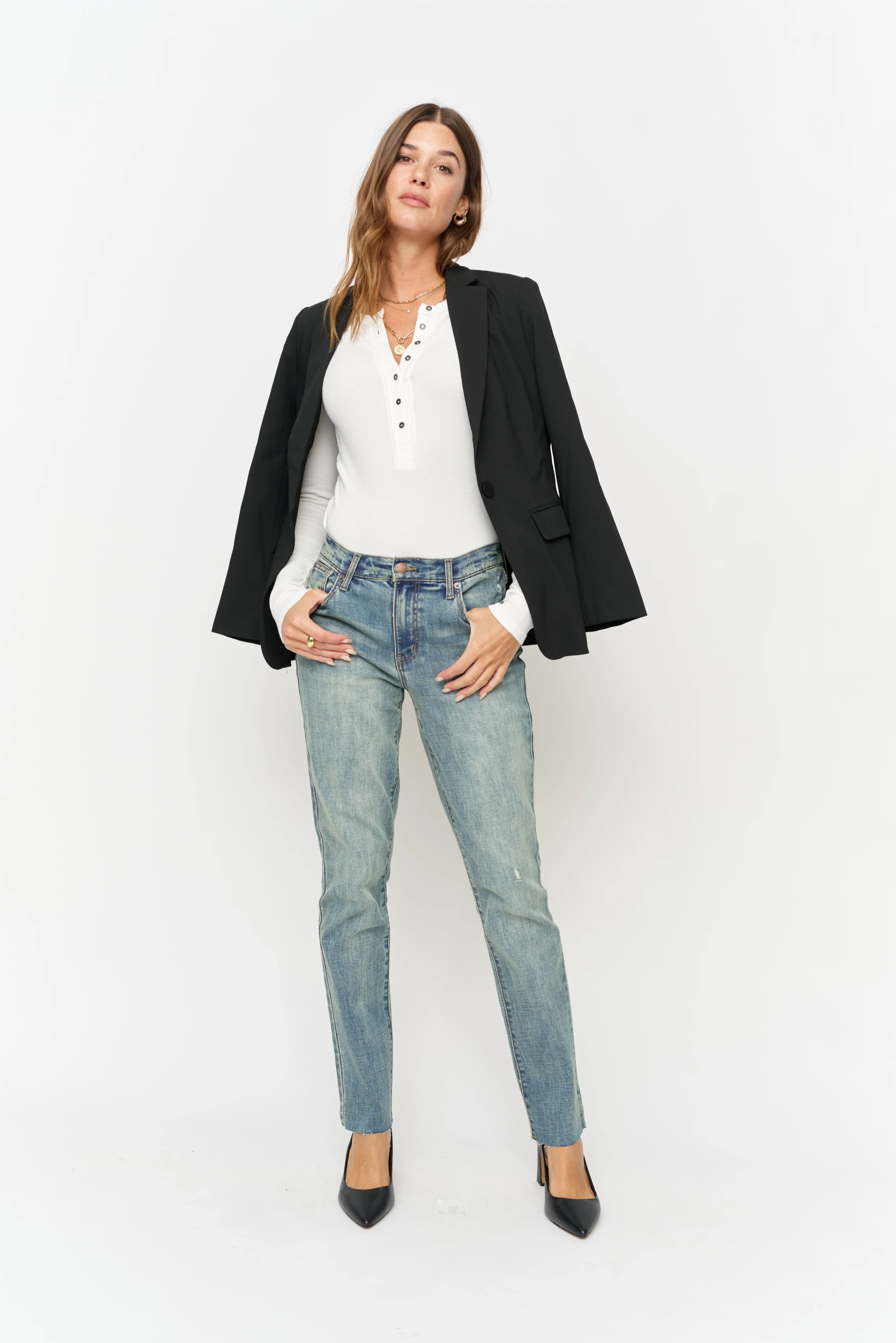 Straight Leg Jeans for Women – Crosby 4-Year Vintage Wash | Oliver